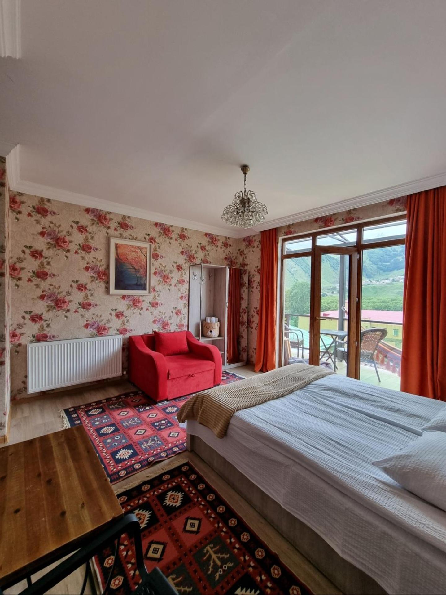 North Kazbegi Hotel Екстериор снимка