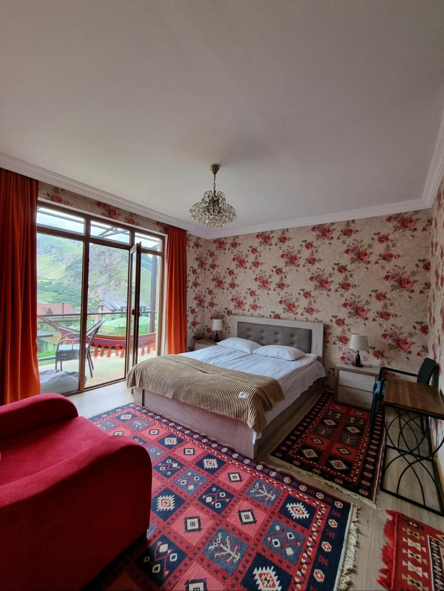 North Kazbegi Hotel Екстериор снимка